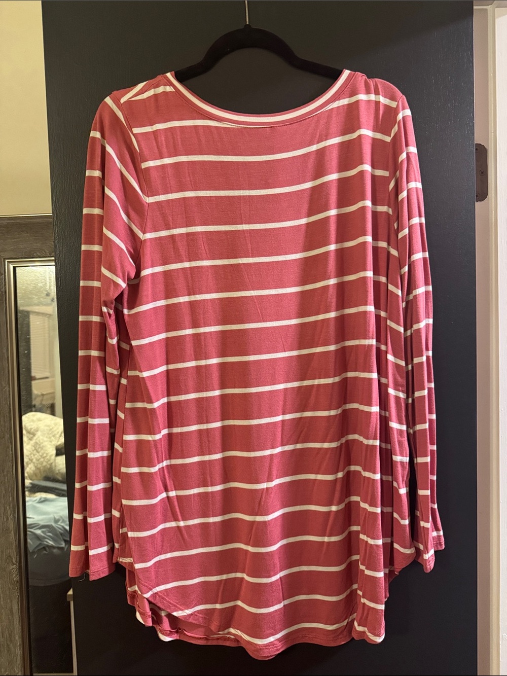 Zenana Outfitters Mauve and White Striped V-Neck Long Sleeve Top - Picture 2 of 3